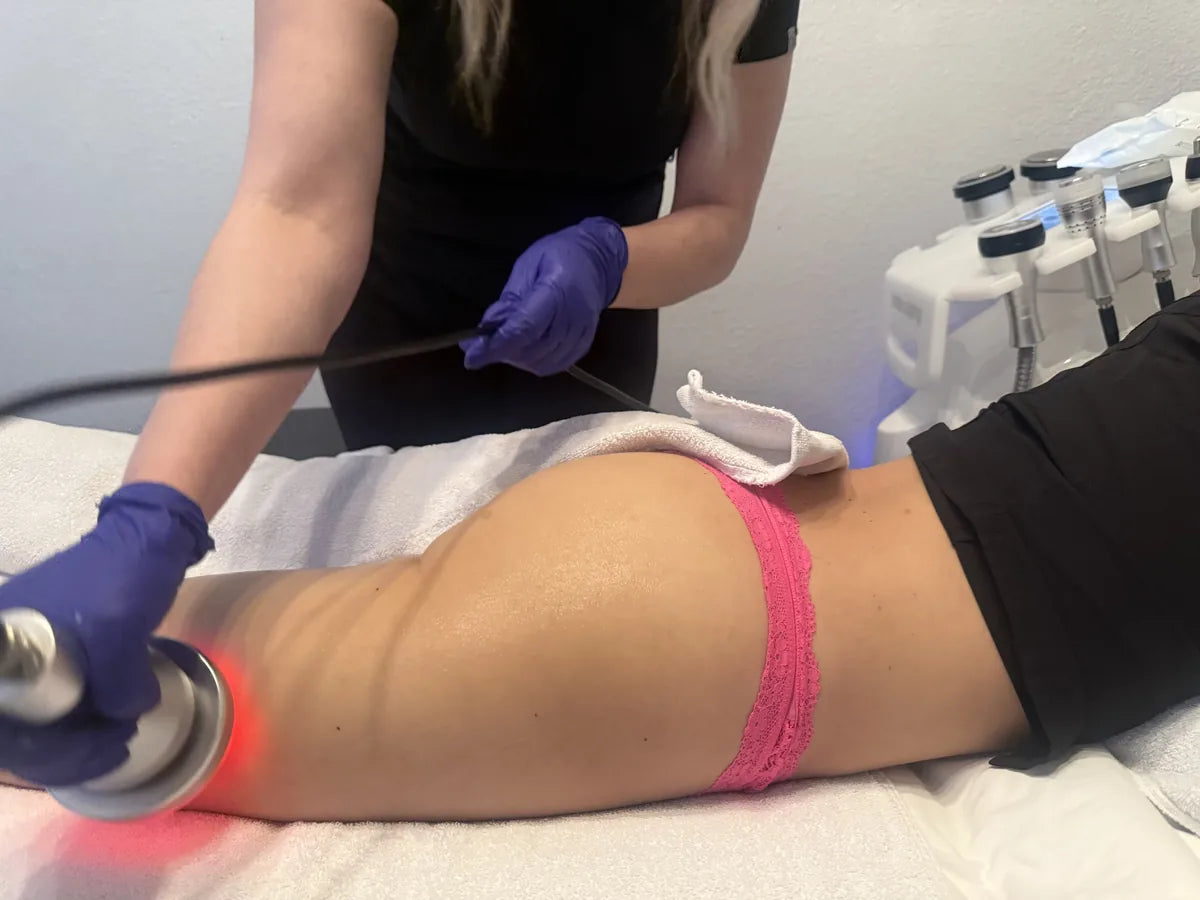 InstaSculpting platform and applicator staged for a treatment session